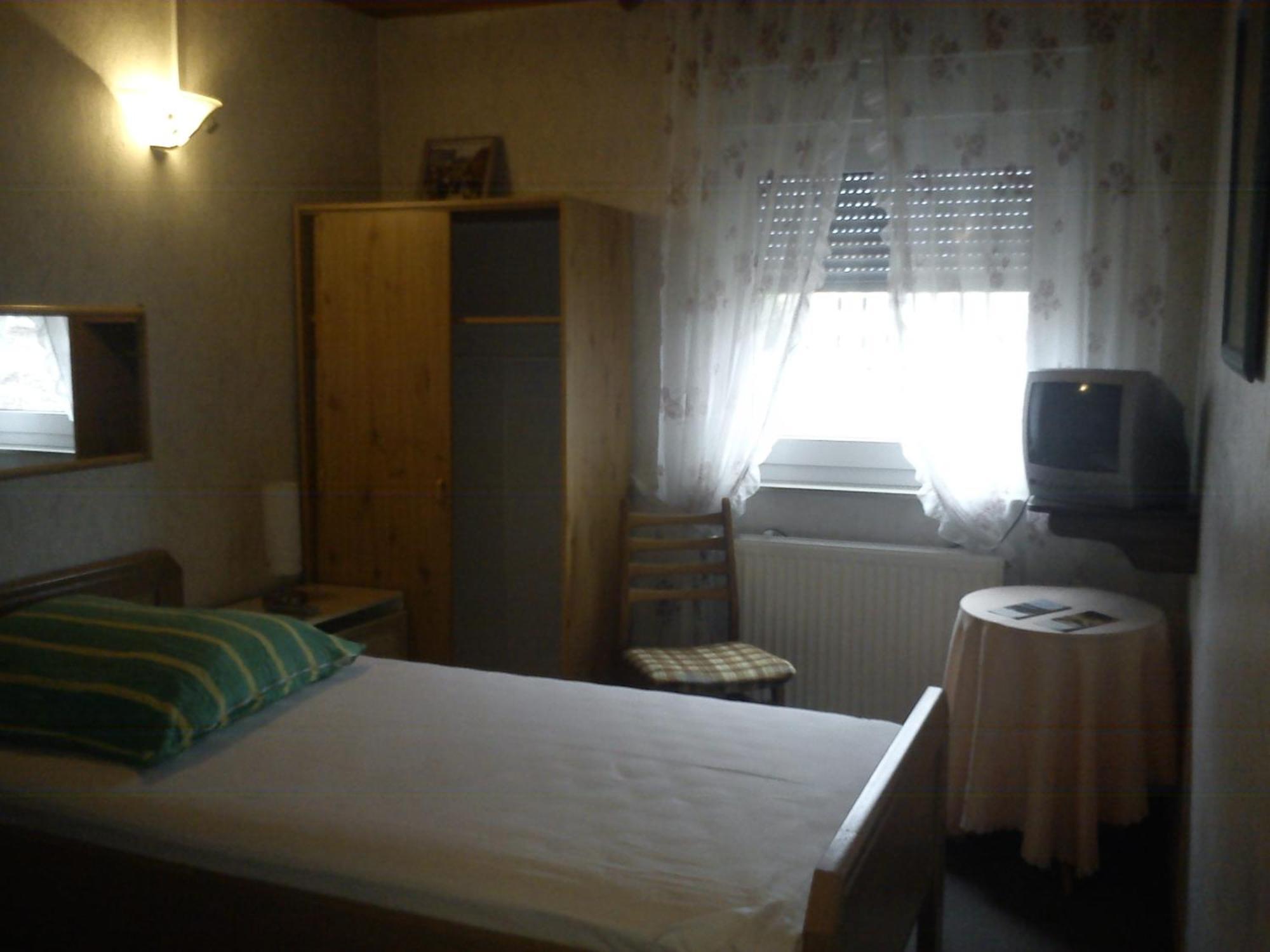 Hotel Zur Kueferschenke Nierstein Buitenkant foto